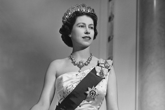 Elizabeth II poses for a portrait in Buckingham Palace in December 1958. (Donald McKague/Michael Ochs Archives/Getty Images) Elizabeth II poses for a portrait in Buckingham Palace in December 1958