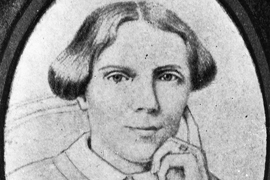 English-born Elizabeth Blackwell was the first woman to receive a medical degree in the US (Photo by Hulton Archive/Getty Images) Elizabeth Blackwell, the first woman to receive a medical degree in the US